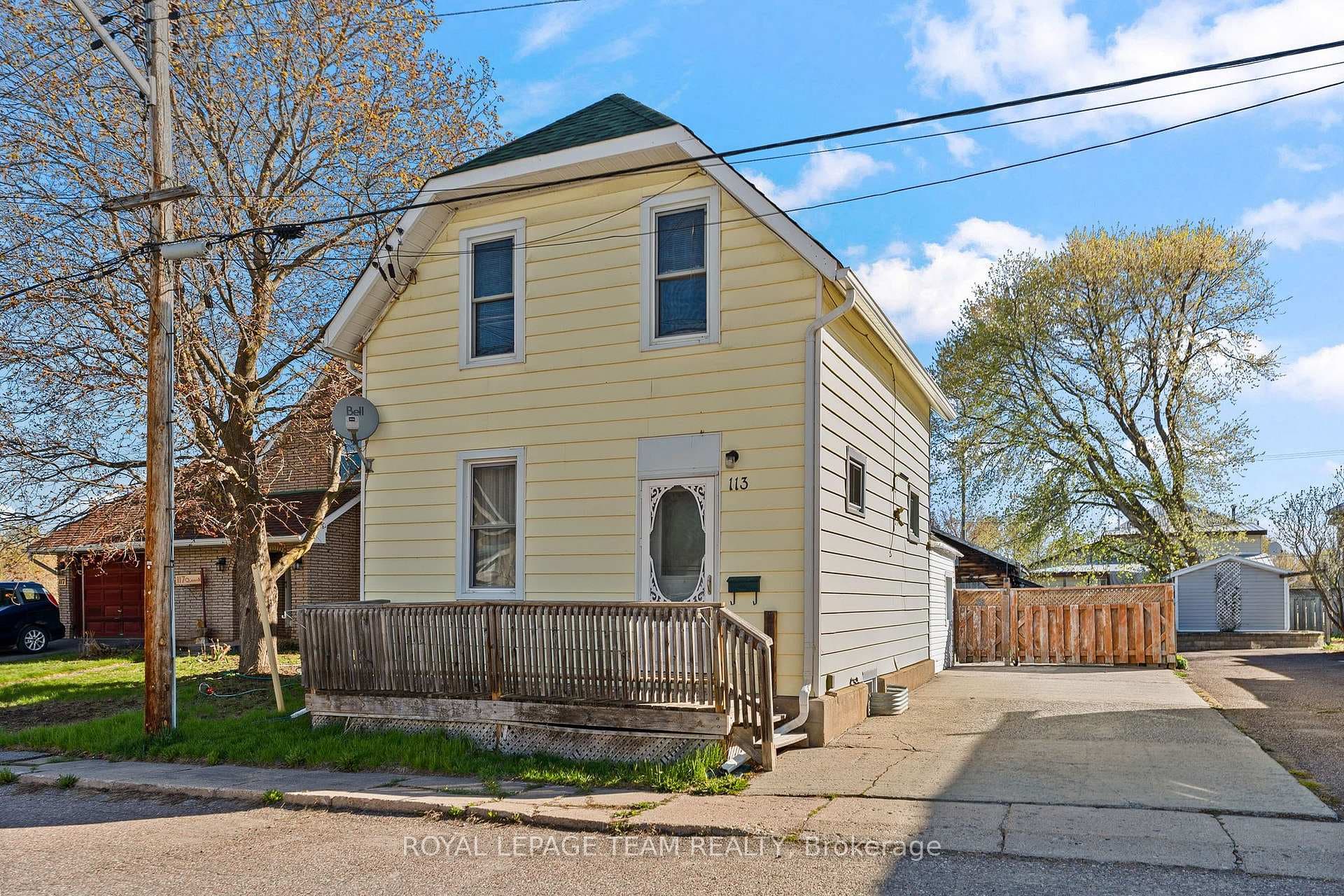 Welcome to 113 Queen, 3 bed, 2 bath.