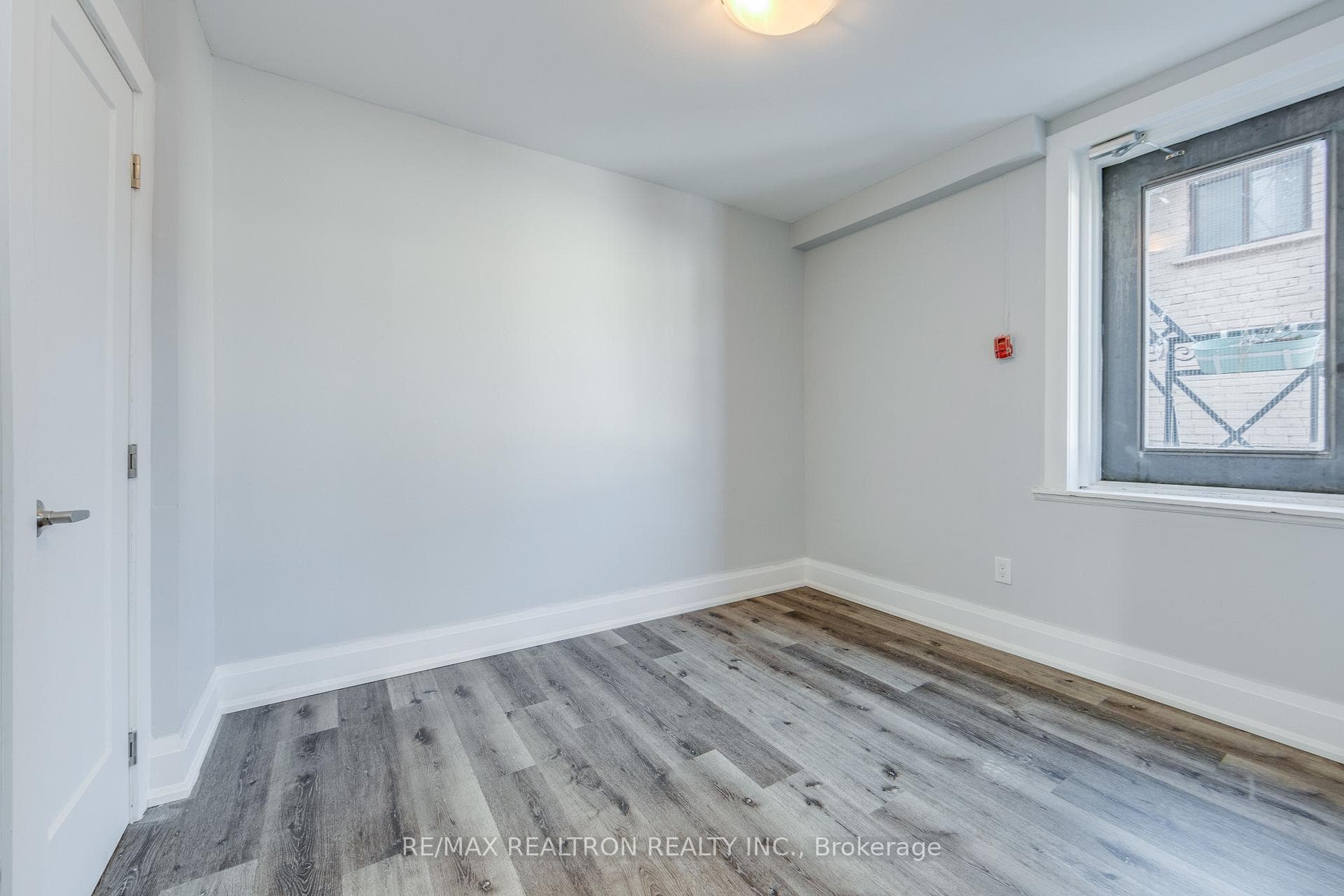 1480 Dundas Street Unit 3 photo 7