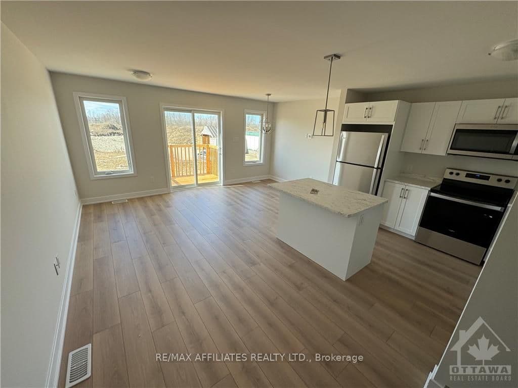 48 STAPLES Boulevard photo 24