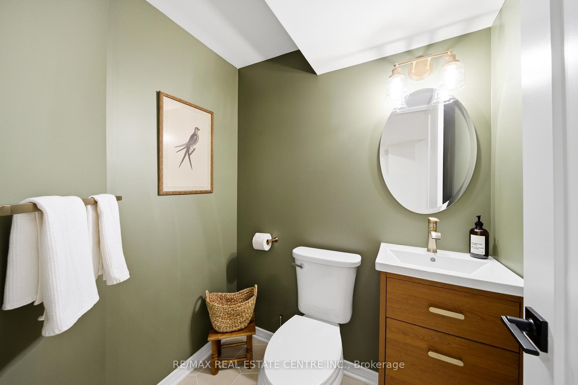 230 Avonsyde Boulevard Unit 31 photo 42