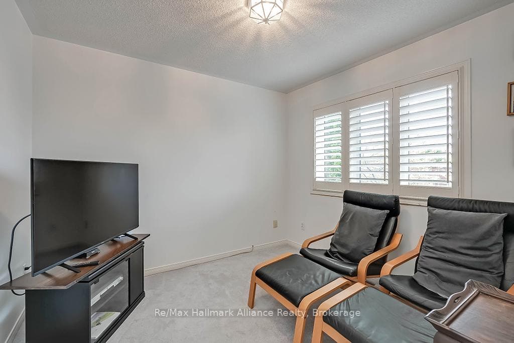 637 Fothergill Boulevard photo 24