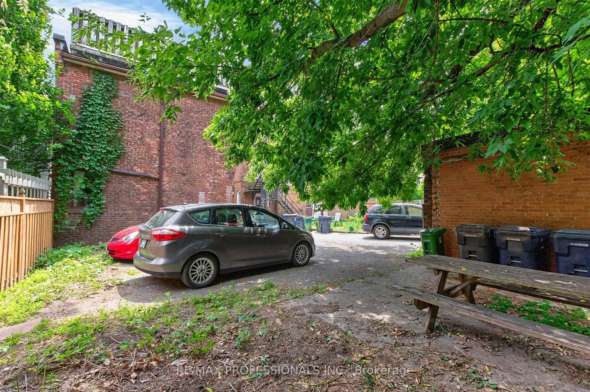 182 Geoffrey Street