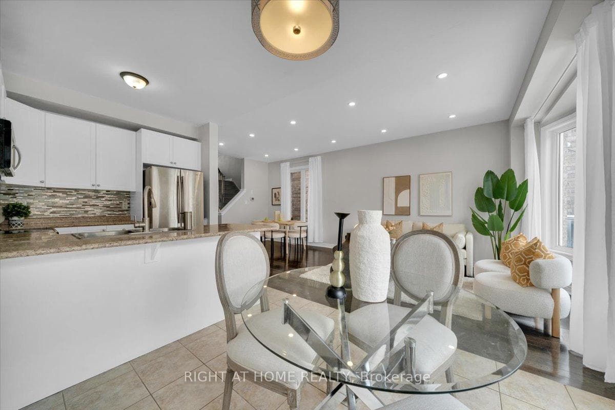 31 Brown Lane photo 12