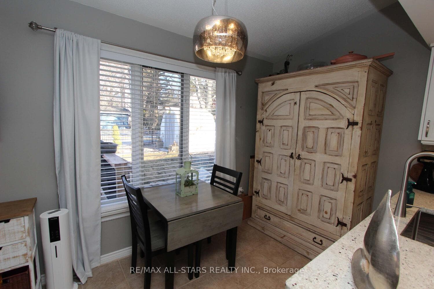 27 Hillview Drive photo 10