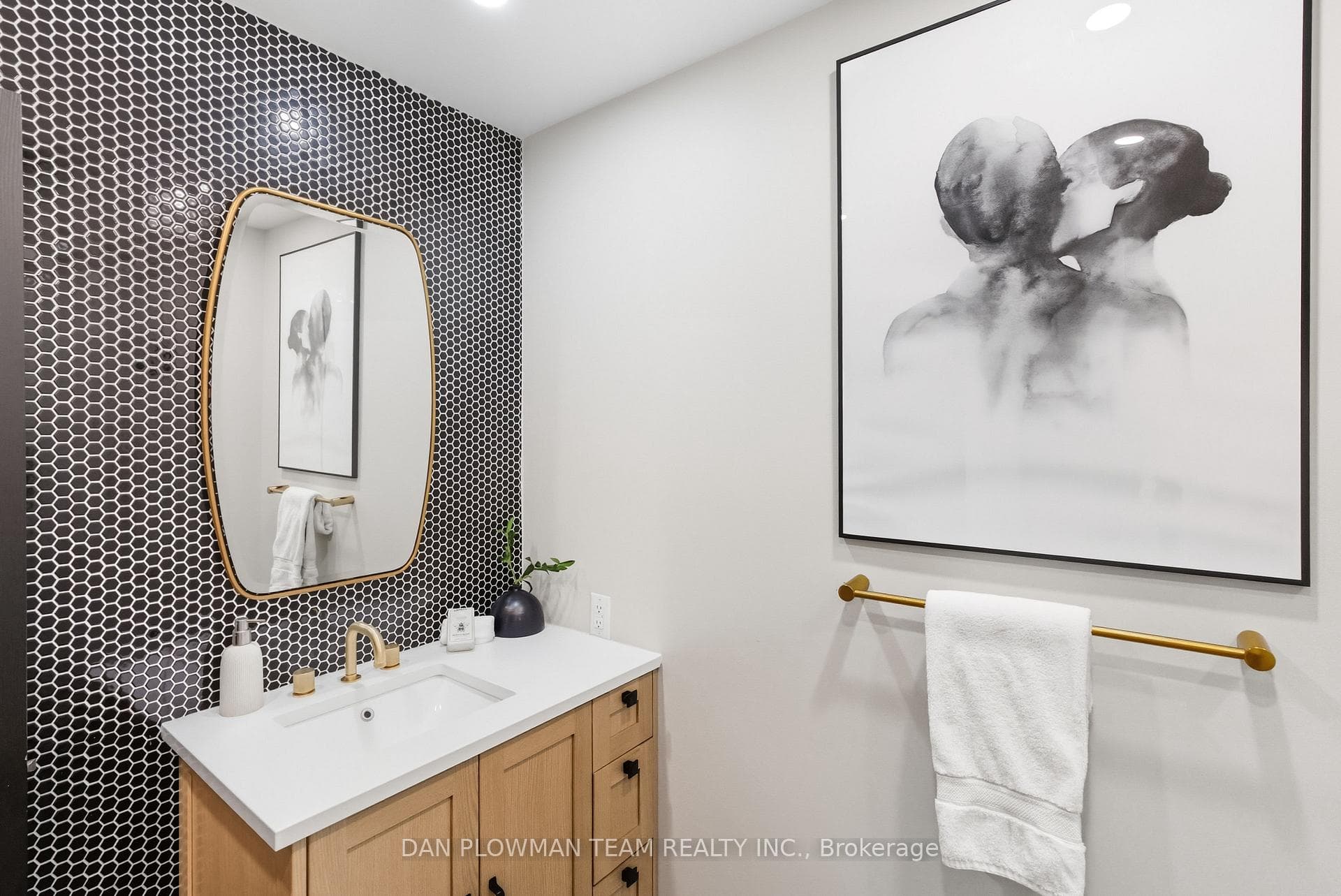 1007 Dunlop Street photo 33