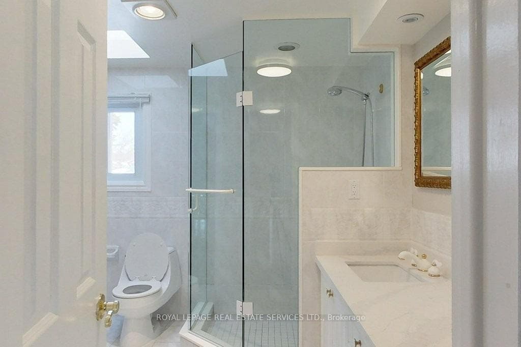 141 Castle Crescent photo 25