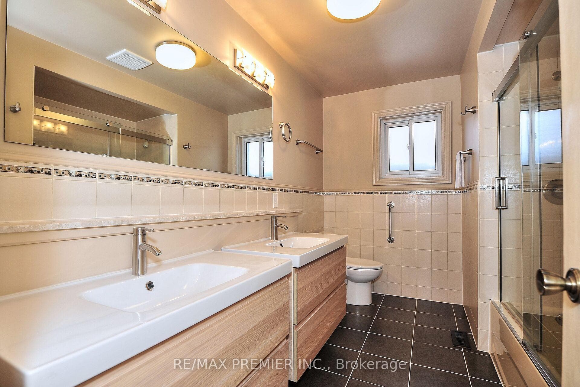 12 Altamont Road photo 15