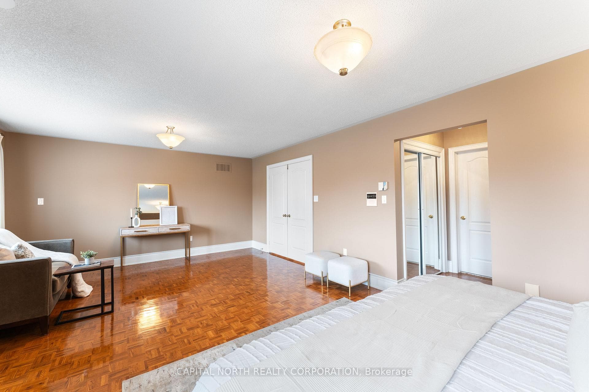 82 Harvester Crescent photo 24