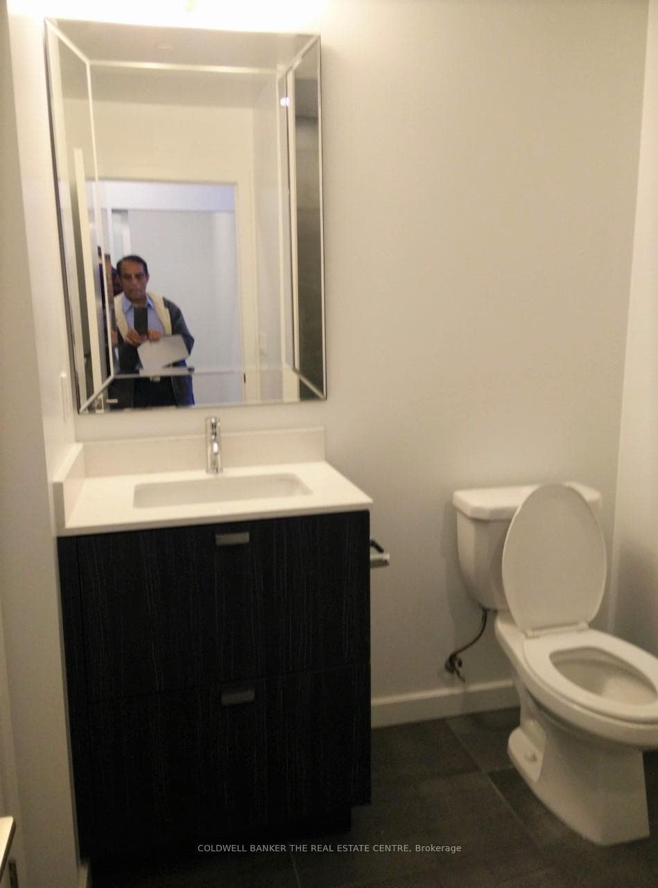 Bathroom opposite Den
