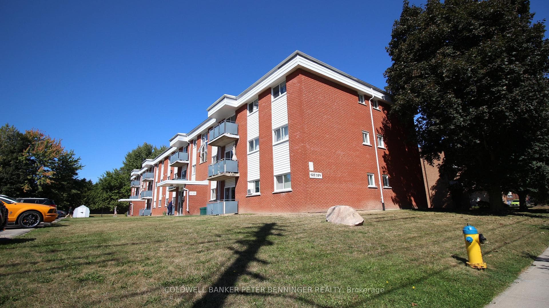 527 Parkside Drive Unit 8 photo 1