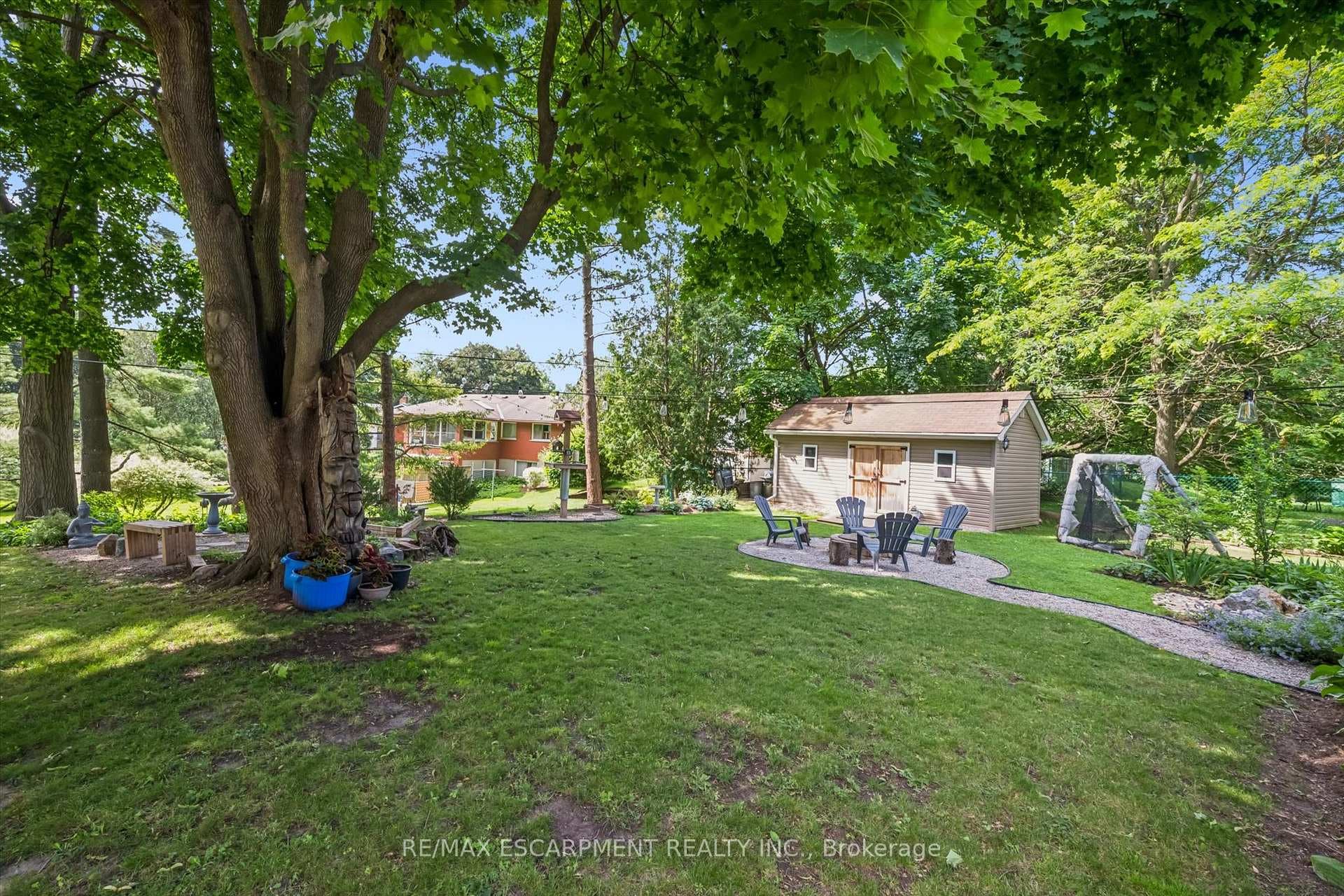98 Stonybrook Drive photo 35