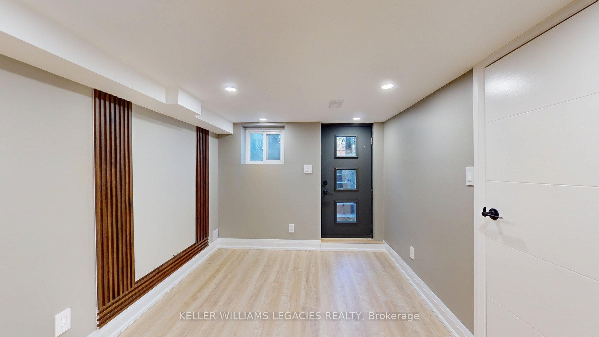 117 Glebemount Avenue photo 34