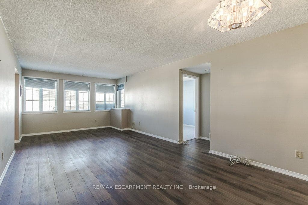 500 Silverbirch Boulevard Unit 203 photo 9