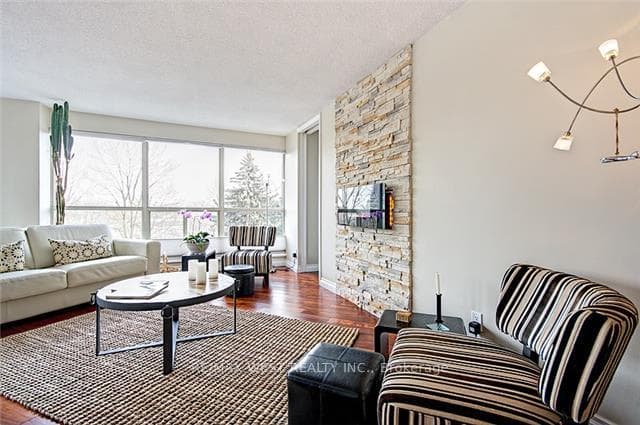 2261 Lake Shore Boulevard Unit 314 photo 11