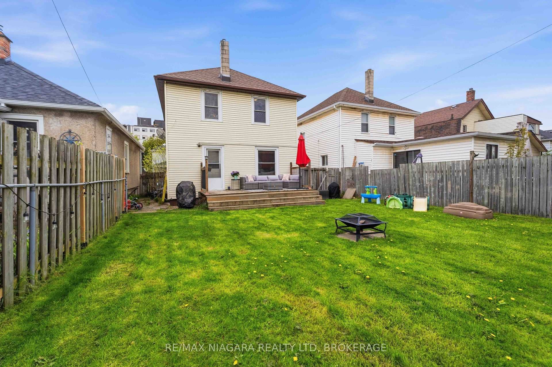 52 Berryman Avenue photo 19