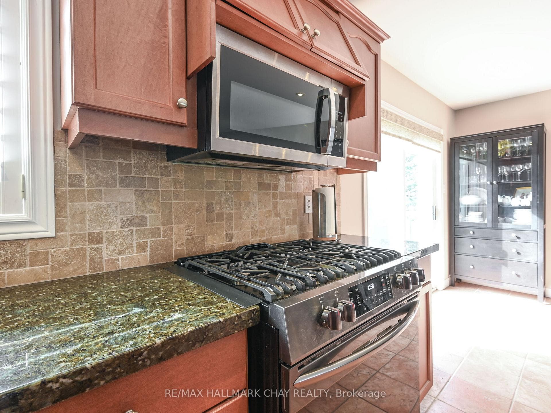 68 Moore Avenue photo 11