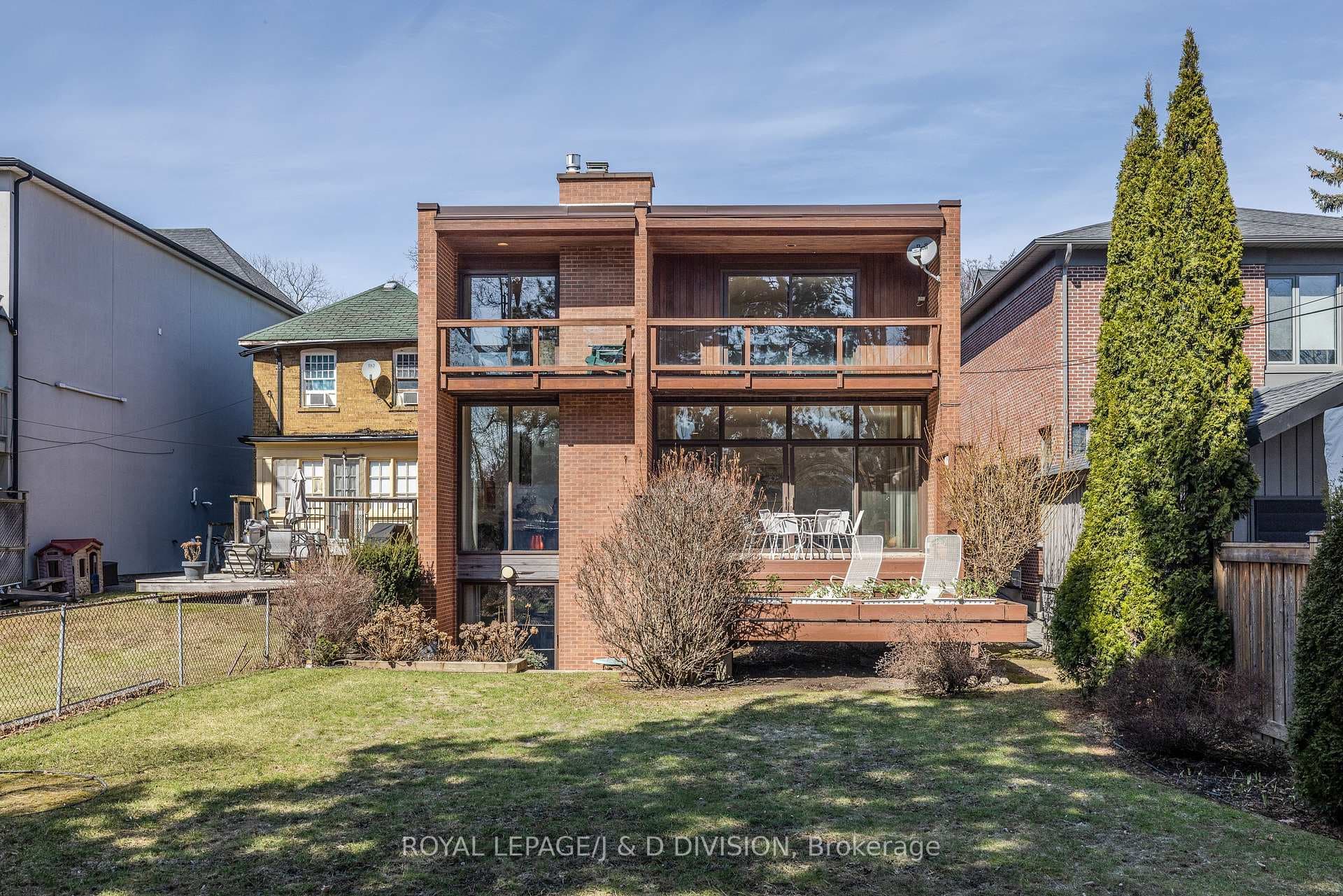 165 Sherwood Avenue photo 33