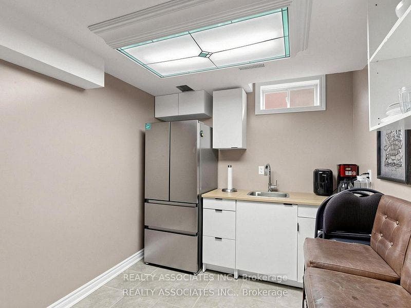 44 Shining Willow Crescent photo 36