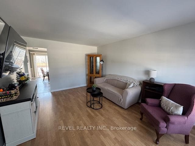 665 Emilie Street photo 4