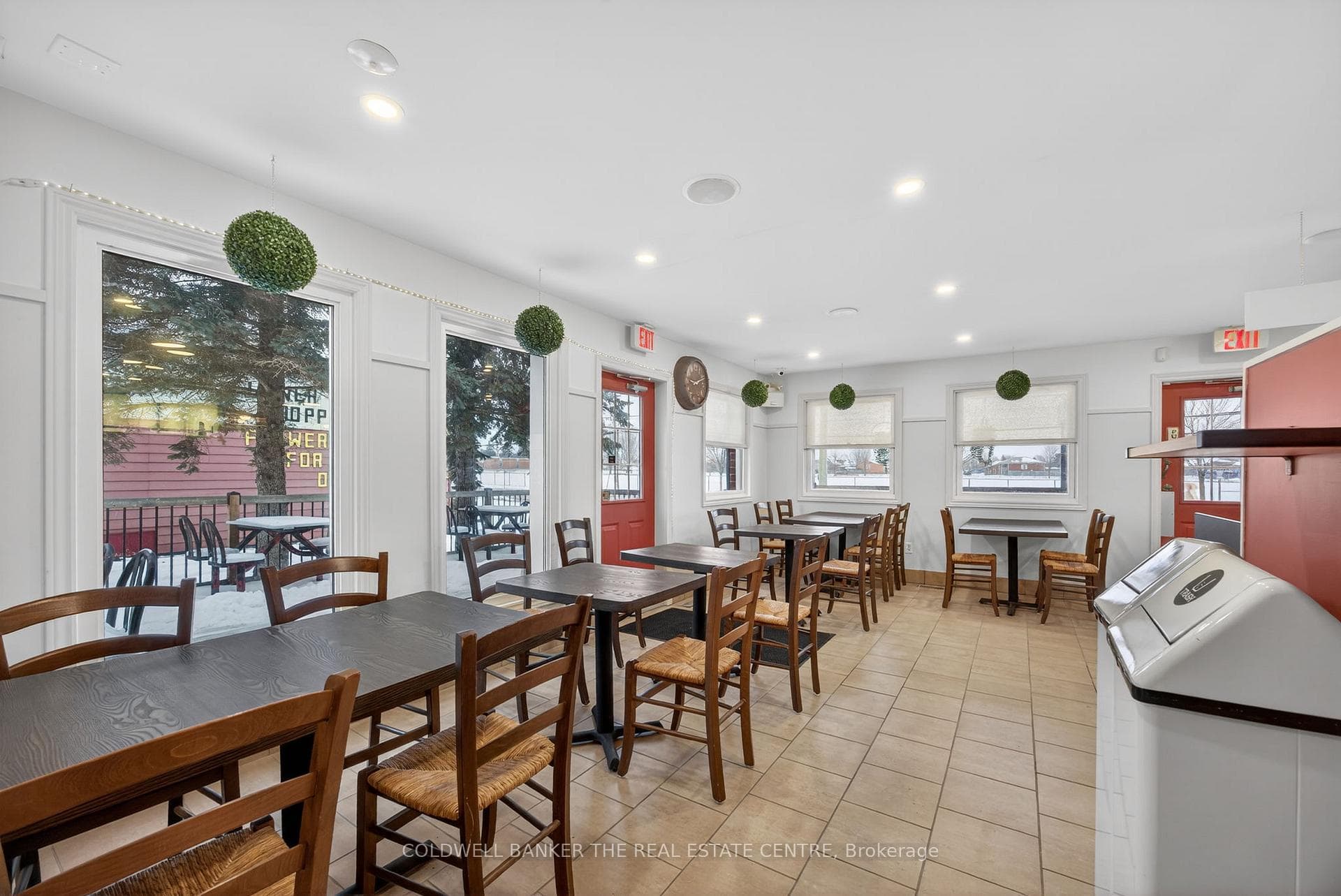 56 Yonge Street photo 20