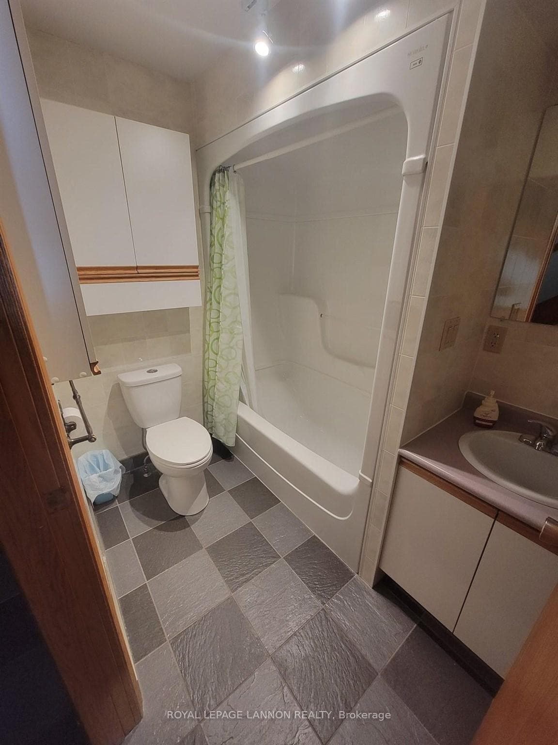 316 Newman Street photo 13