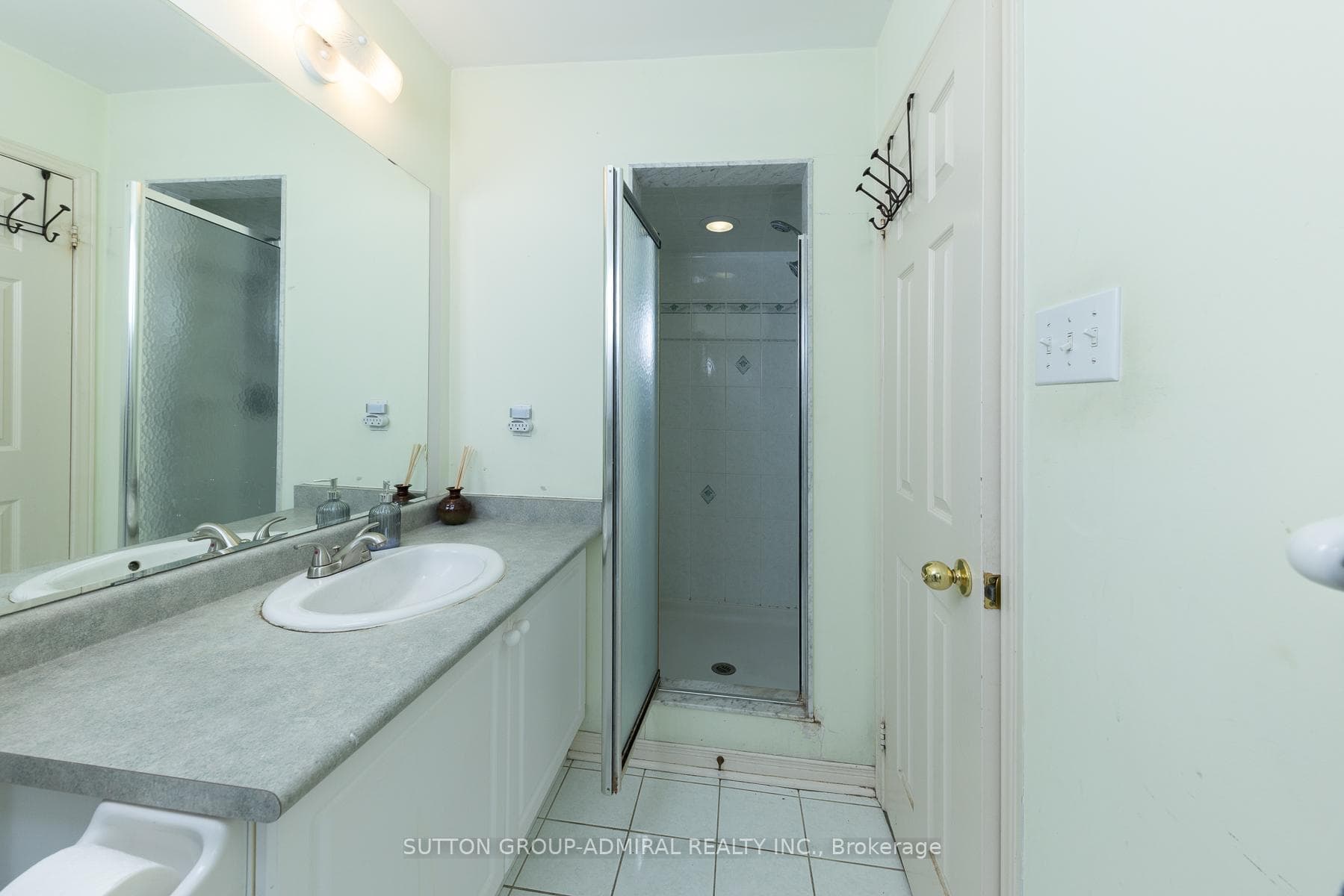 119 Foxfield Crescent photo 16