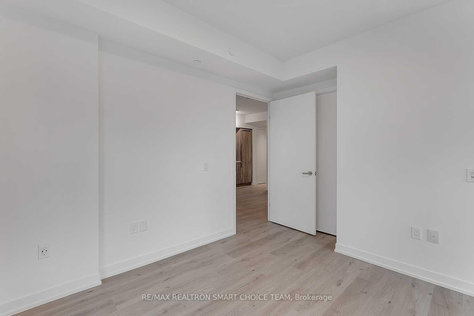 138 Downes Street Unit 2703 photo 14