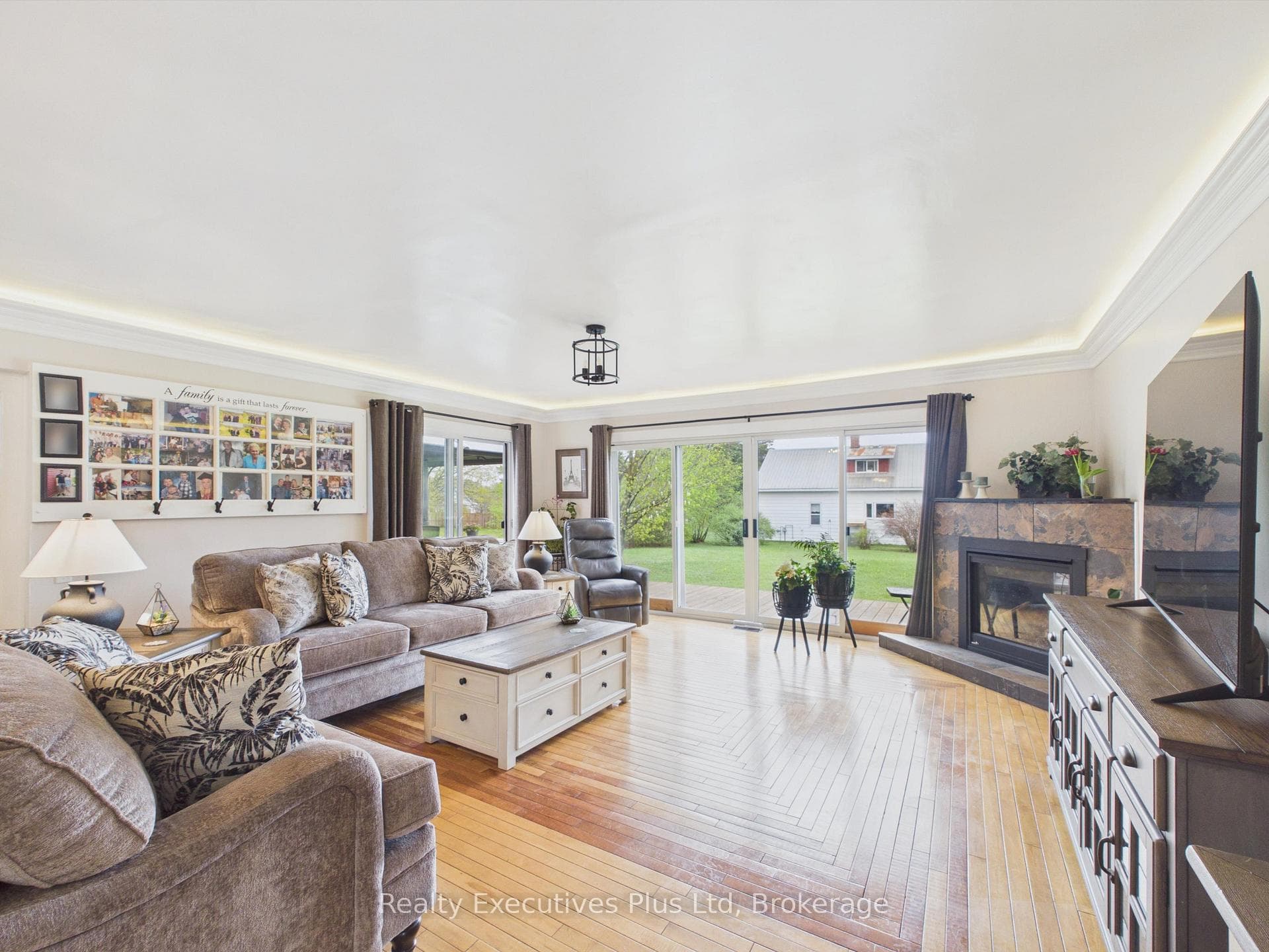 16 Albert Street photo 11