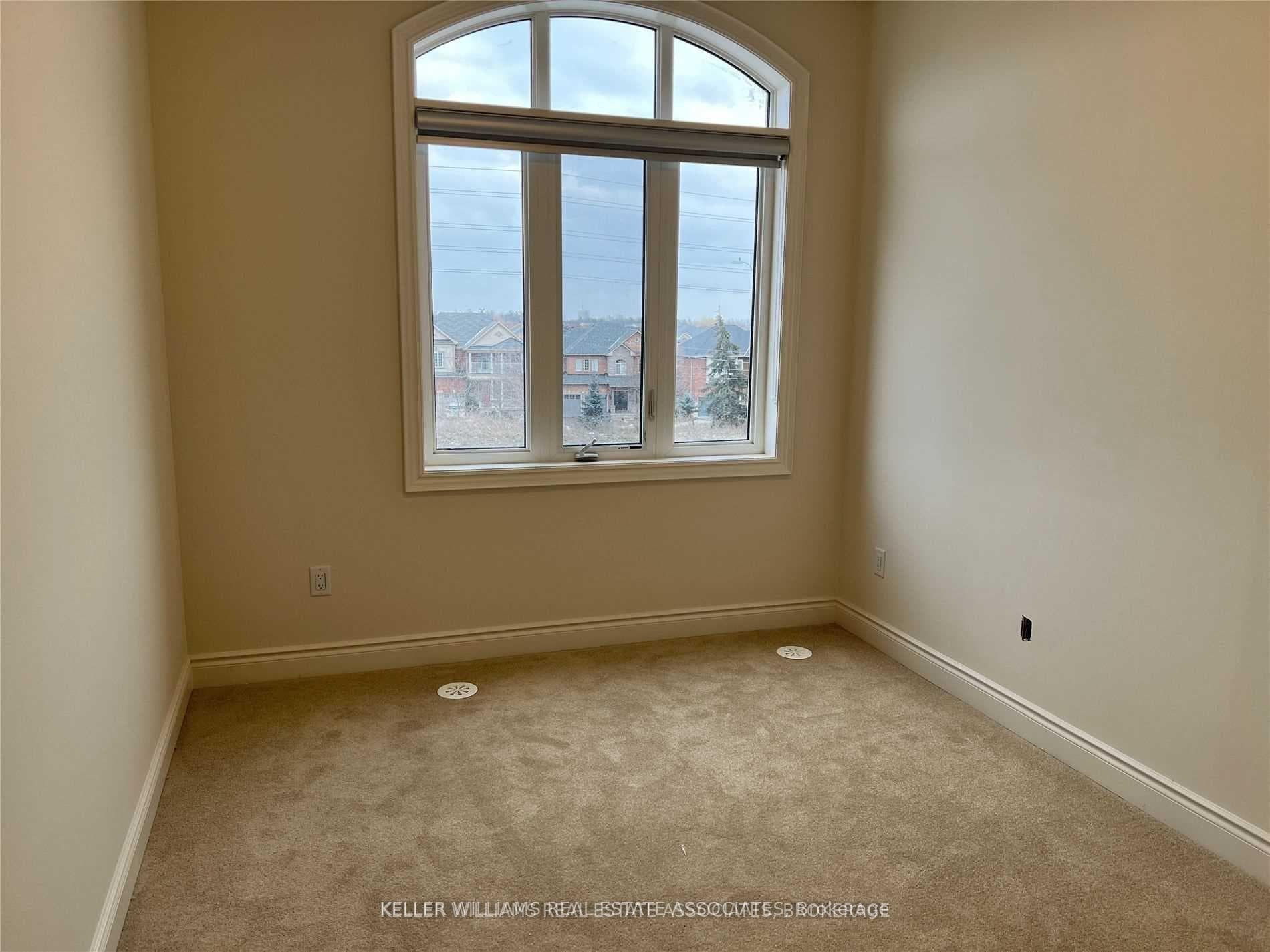 507 Dundas Street photo 23
