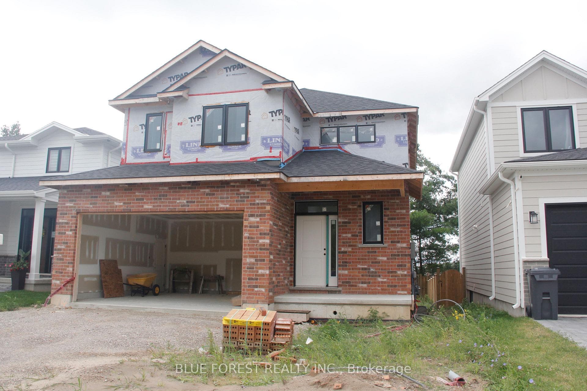 288 Ashford Street photo 1