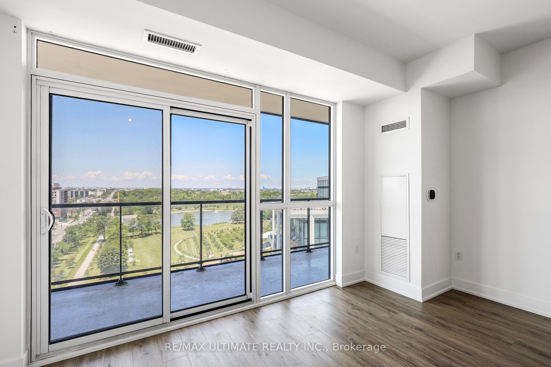 50 George Butchart Drive Unit 906 photo 13