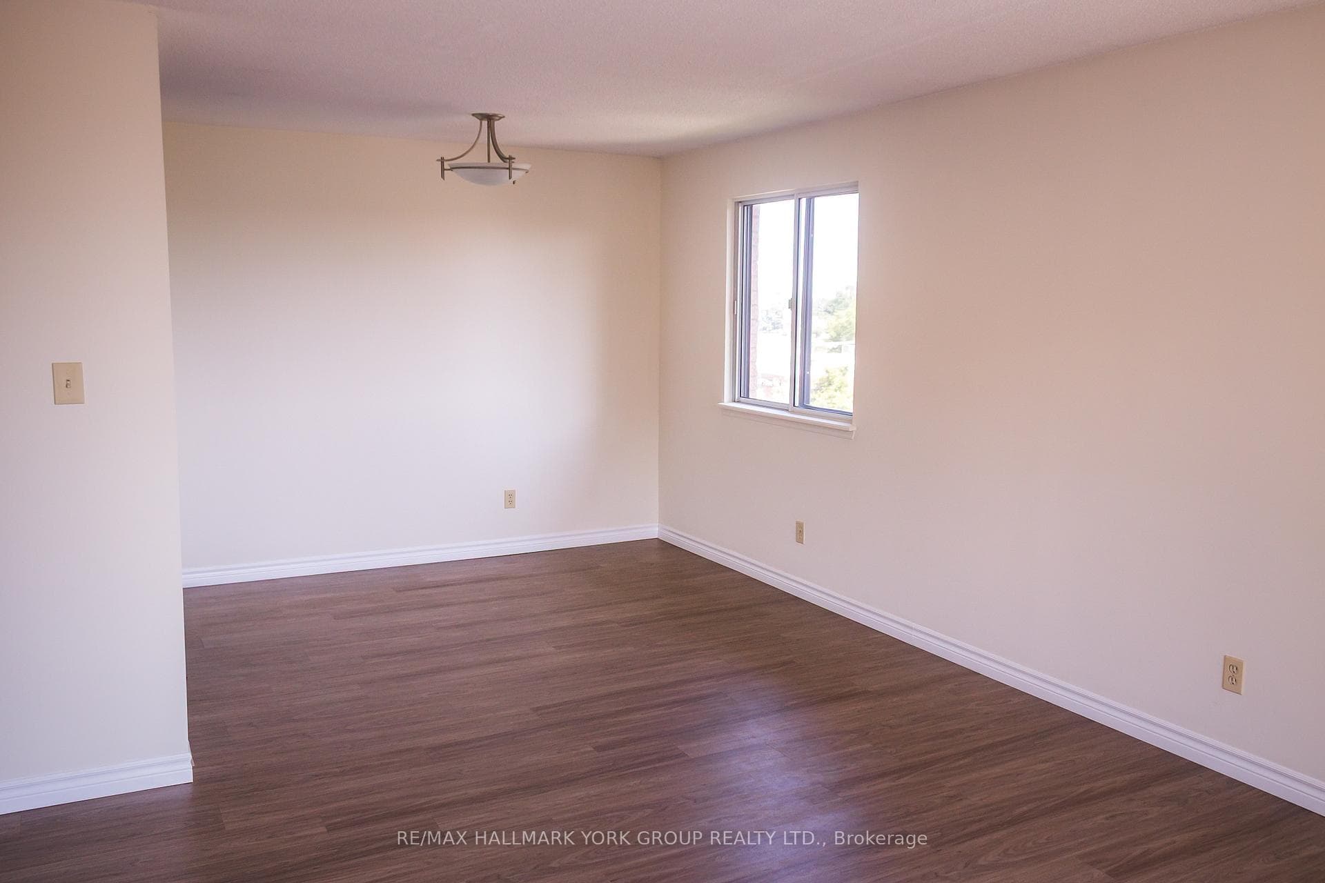 141 Edgehill Drive Unit M14 photo 6