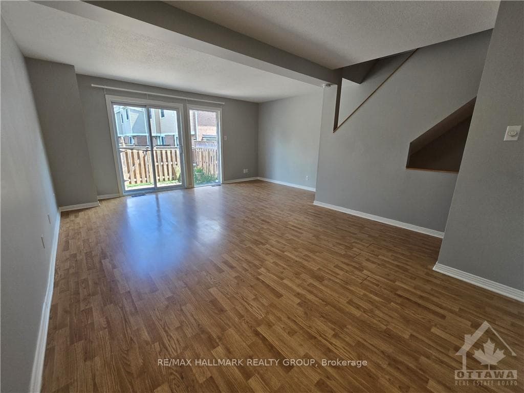 20 BENTBROOK Crescent photo 12