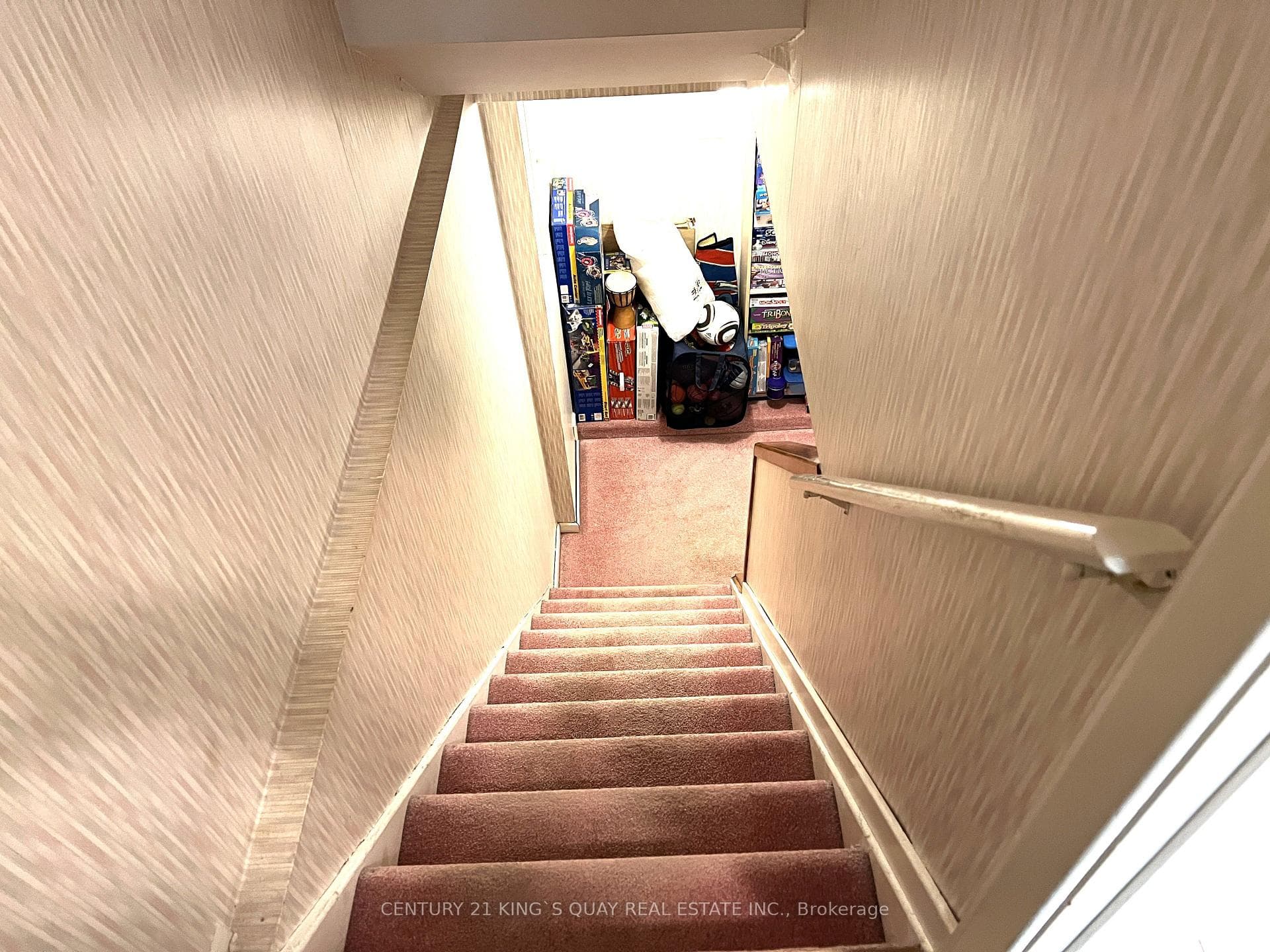 113 Stirling Crescent photo 30