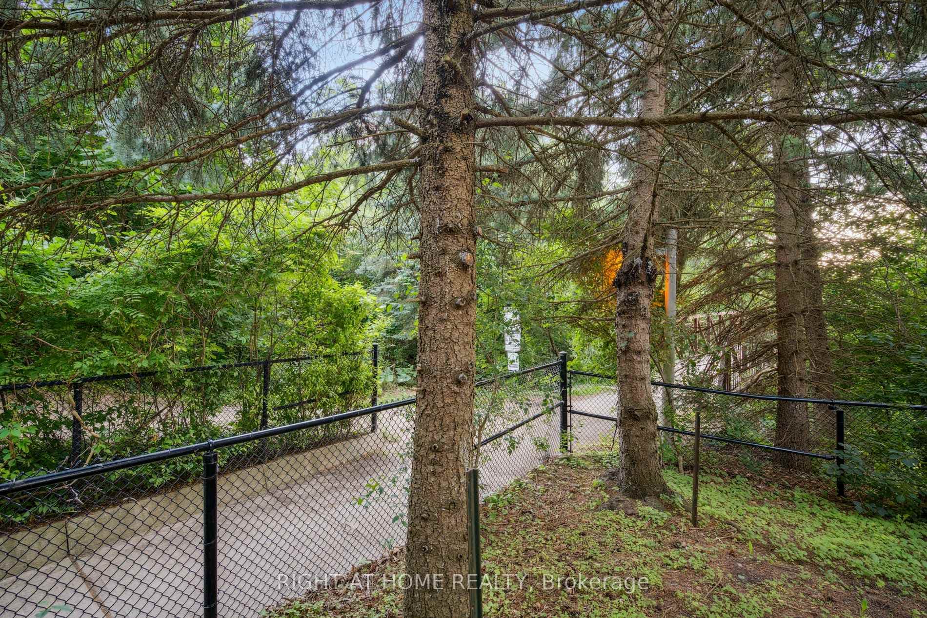2322 Woodridge Way photo 33