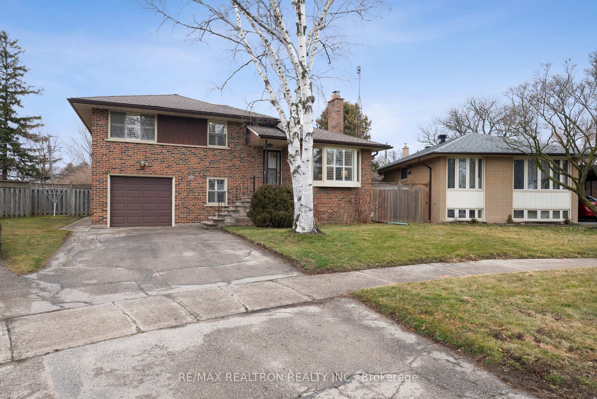 34 Purley Crescent photo 1