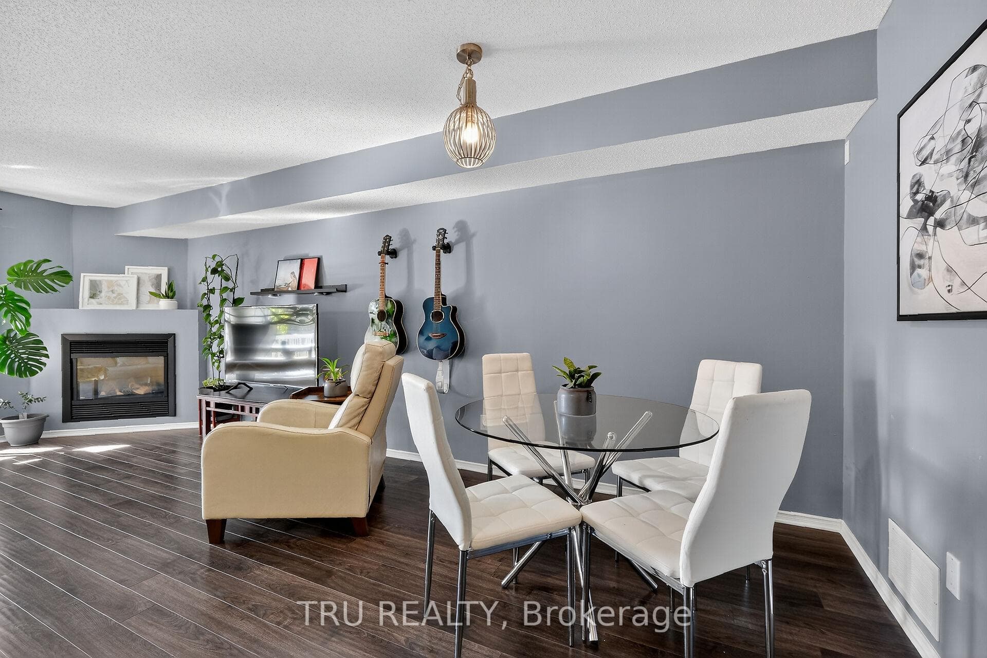 320 CRESTHAVEN Drive photo 22