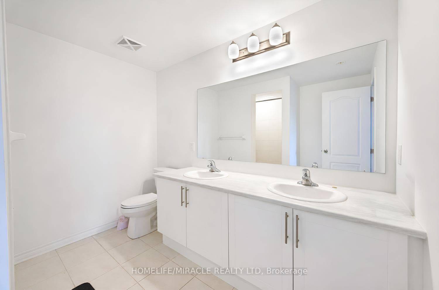 415 Dougall Avenue photo 16