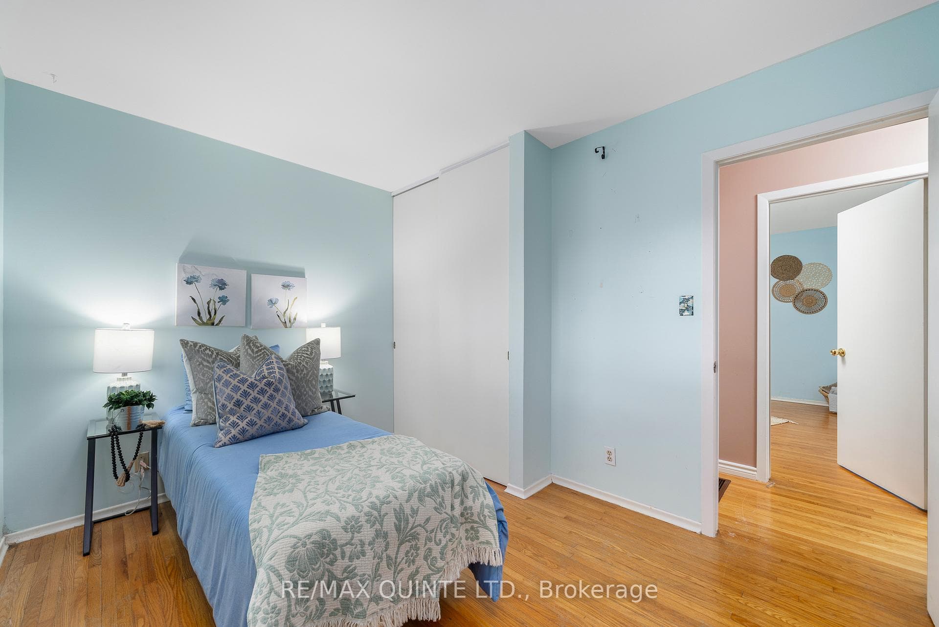 29 Lexington Crescent photo 30