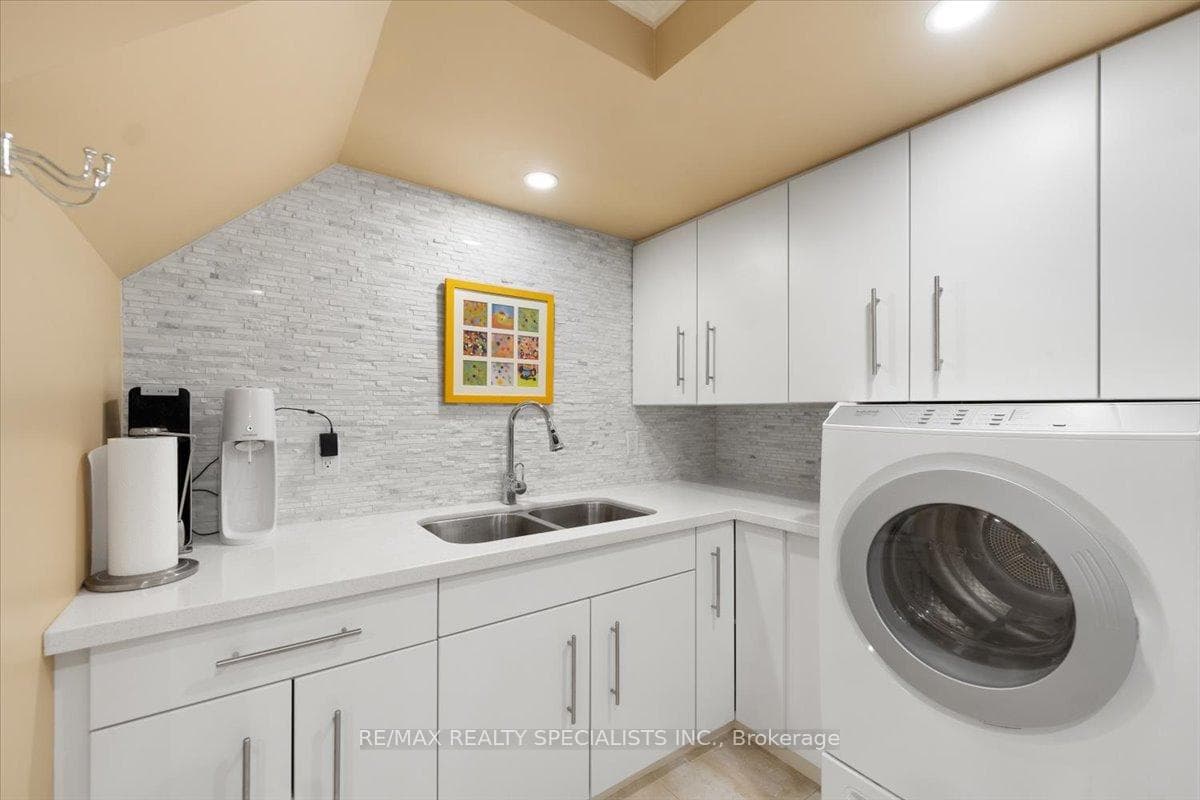 140 Walker Road photo 34