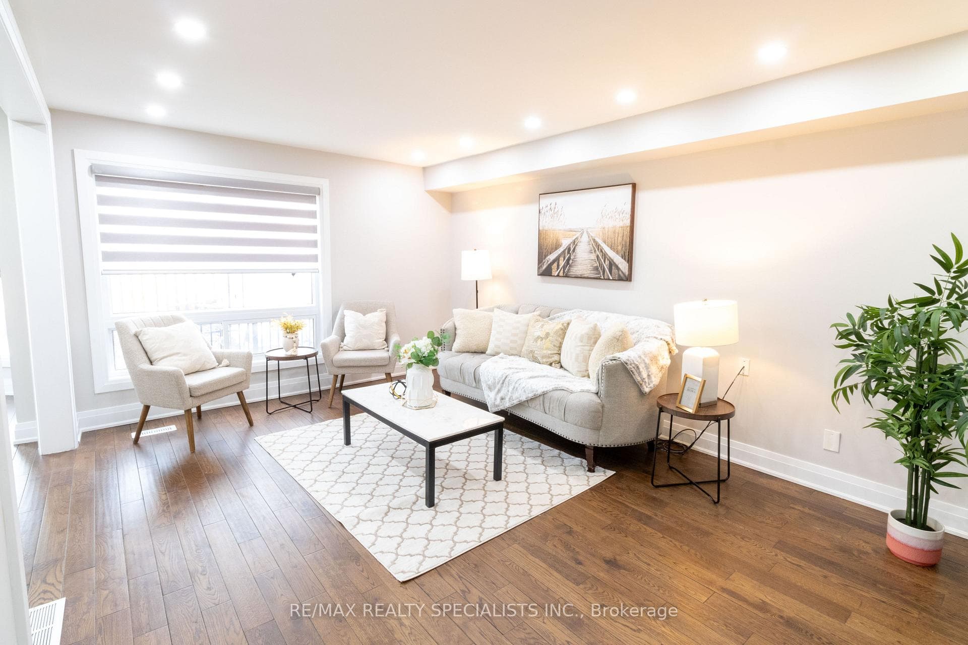 21 Bristol Avenue photo 11