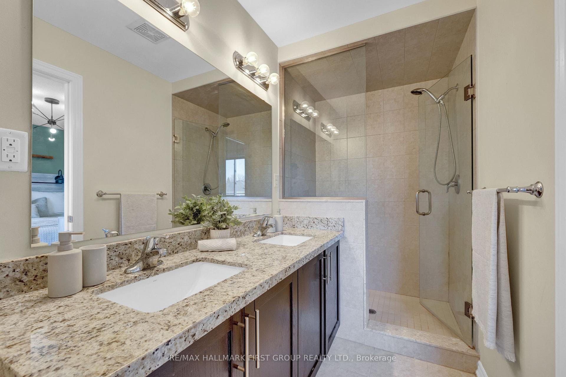85 Markham Trail photo 17
