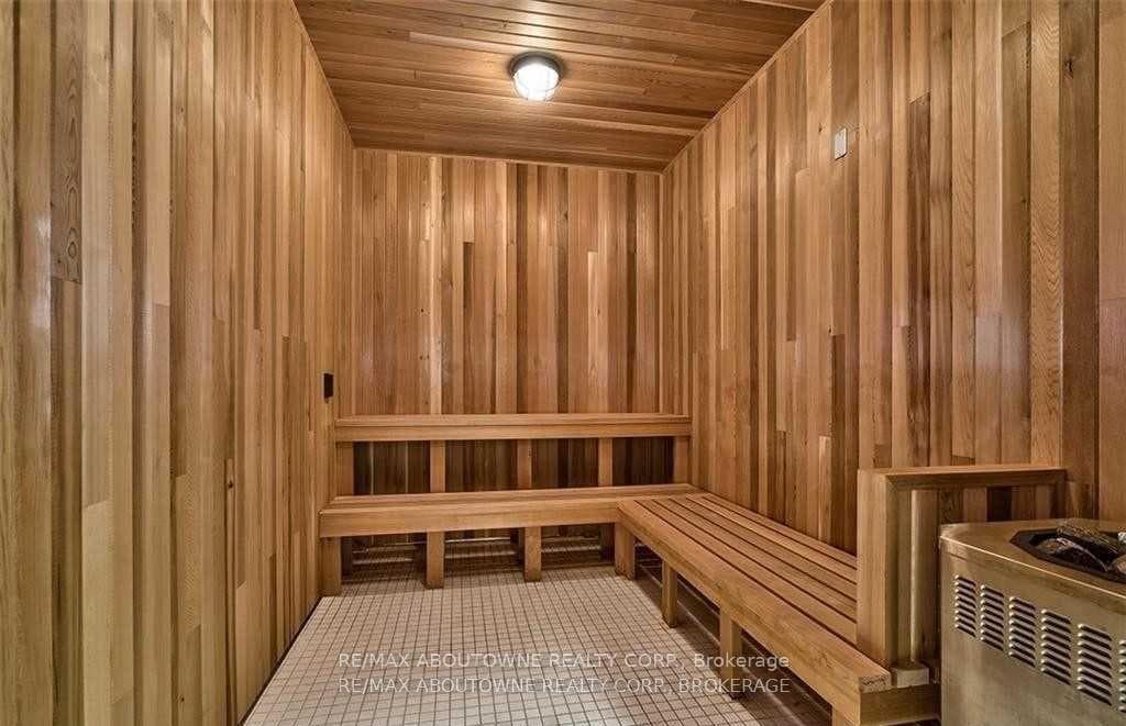 55 Speers Road Unit 1503 photo 17