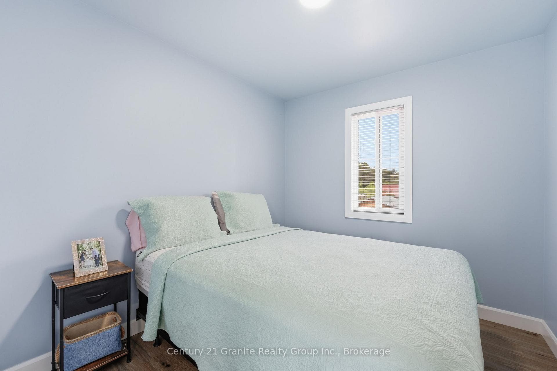 1742 Rose Island Road photo 20