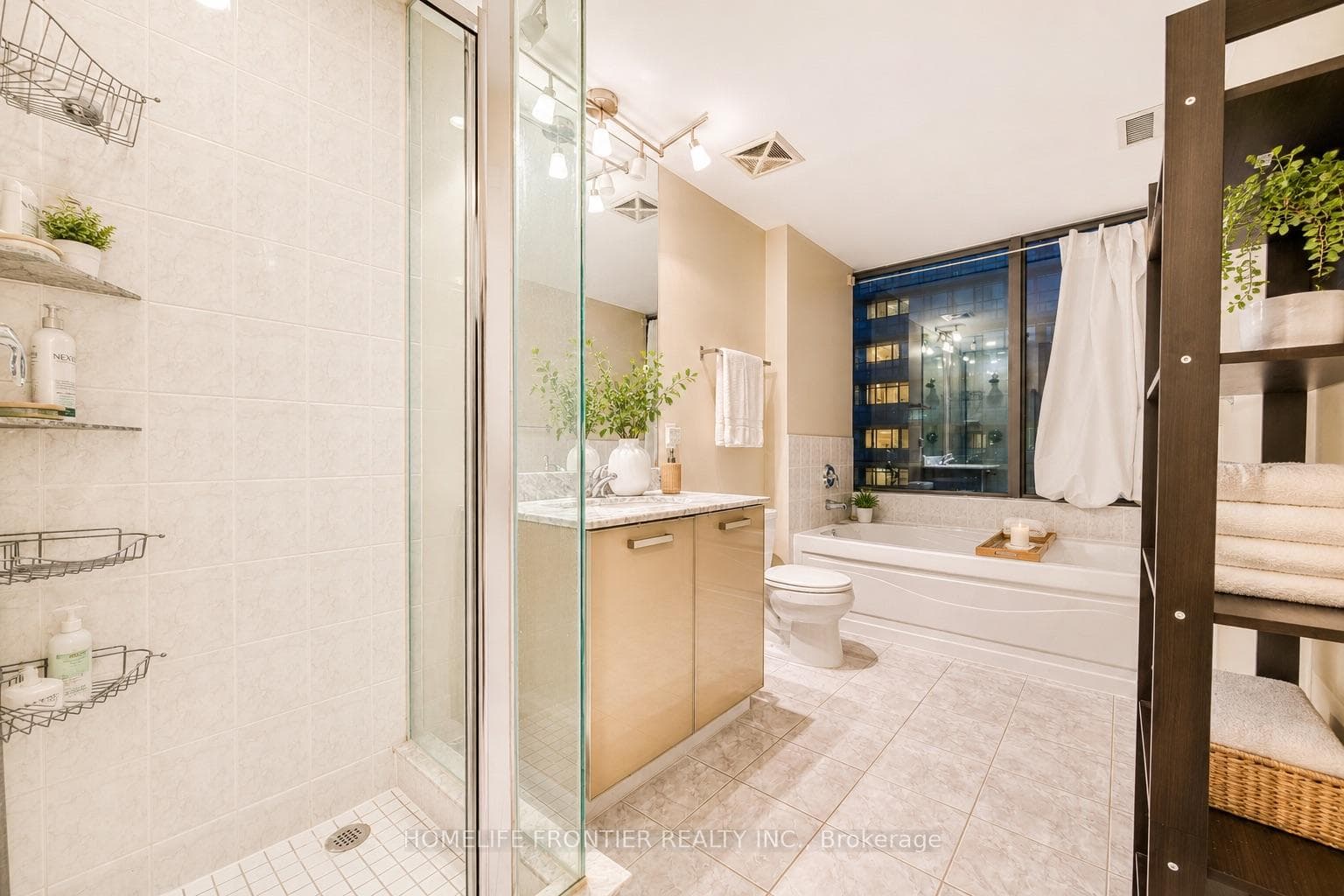 37 Grosvenor Street Unit PH3501 photo 16