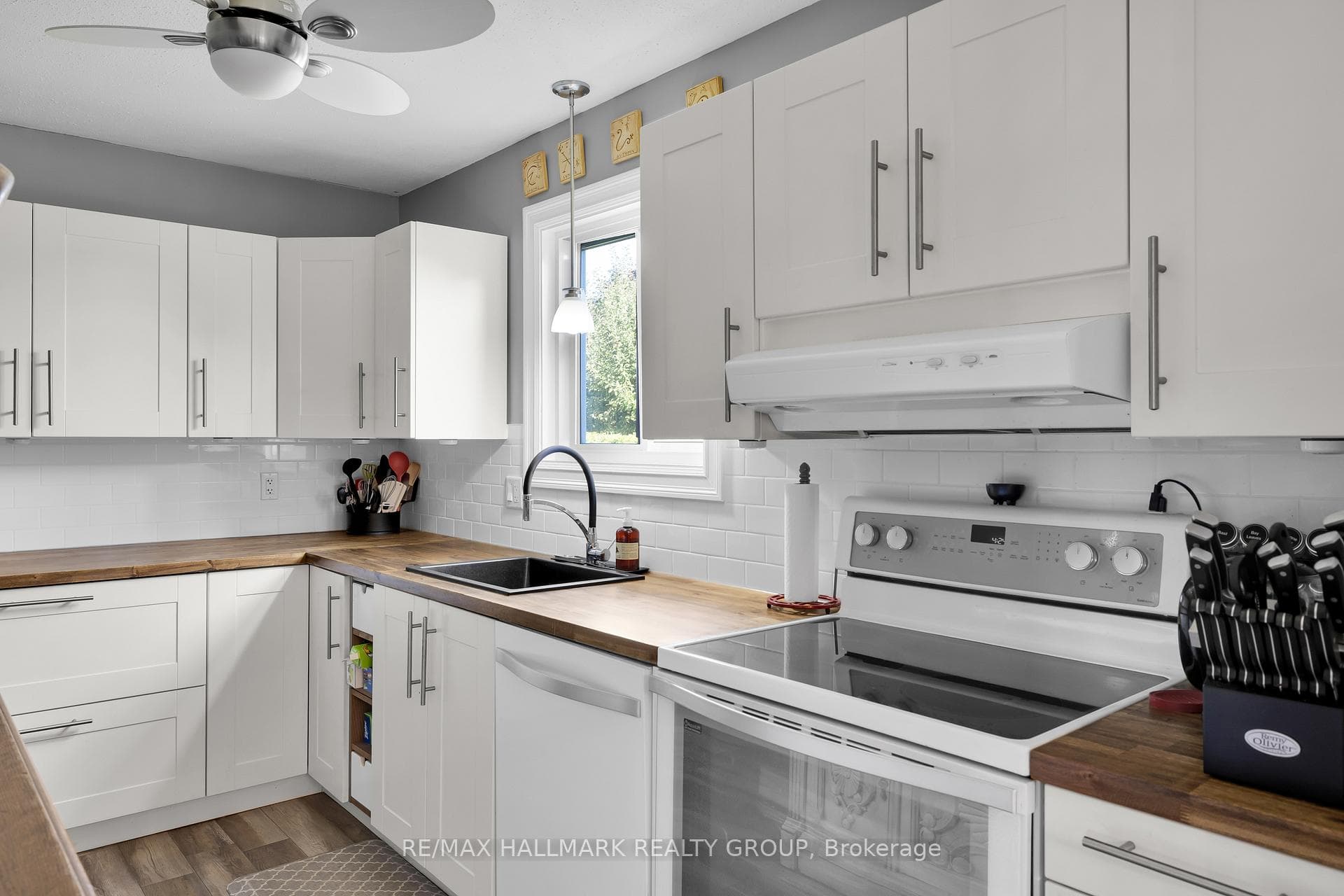 34 Menard Street photo 9