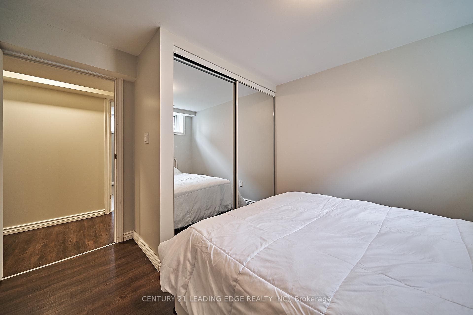 11 JACKMUIR Crescent photo 18