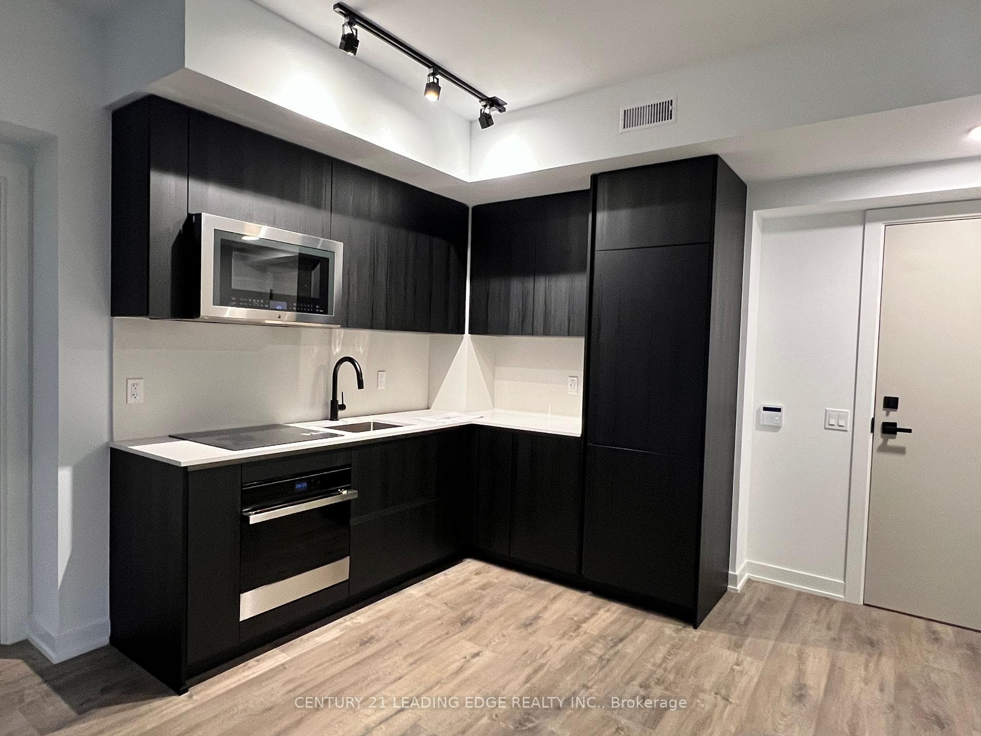 327 King Street Unit 3804 photo 6
