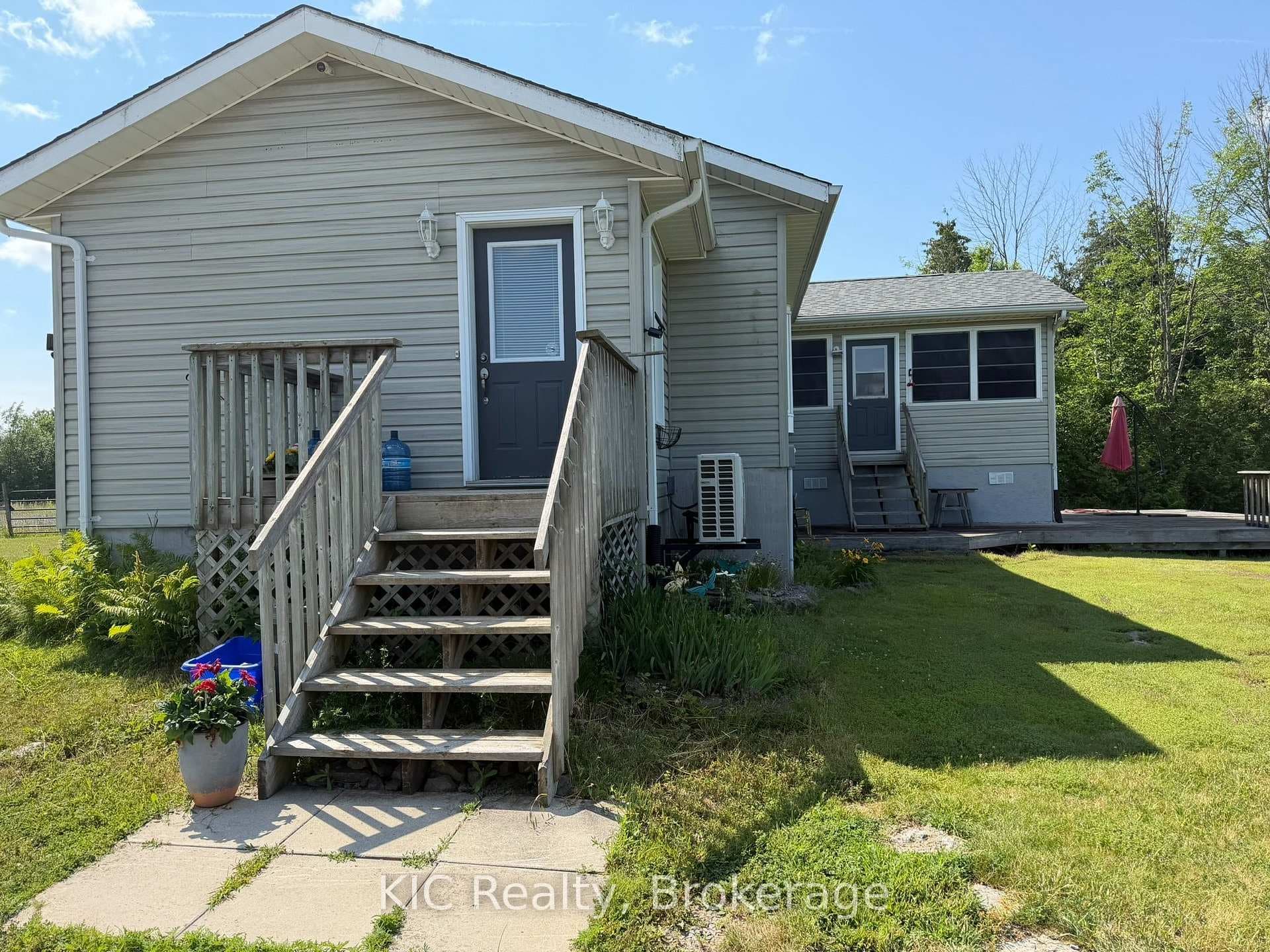 221 Jones Road photo 3