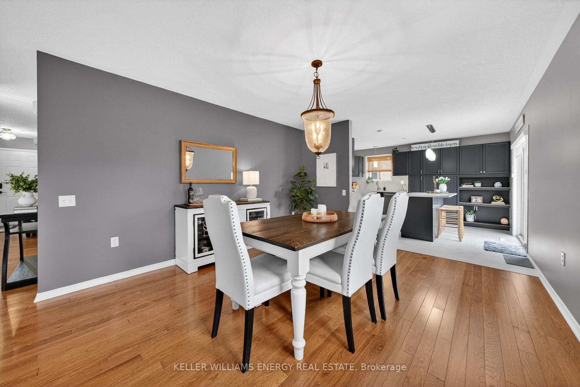 35 CRETNEY Drive photo 3